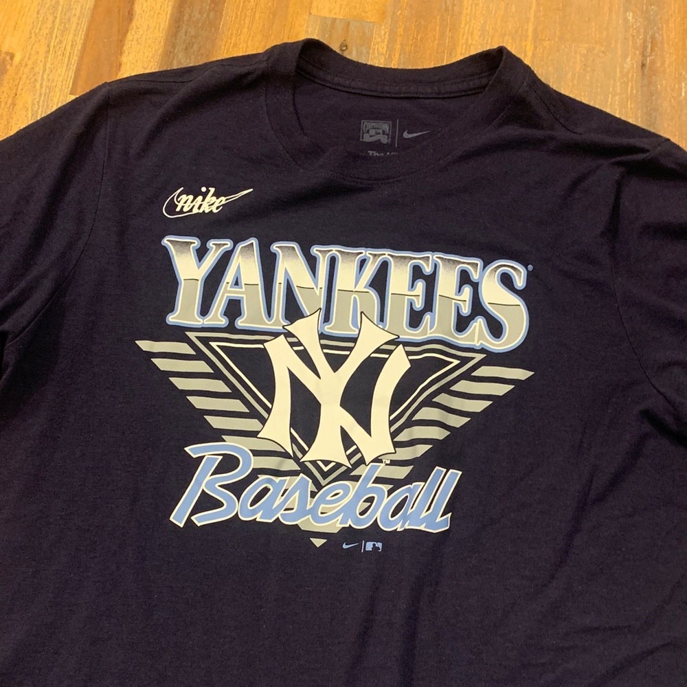 Nike Navy Yankees Baseball Short Sleeve Tee